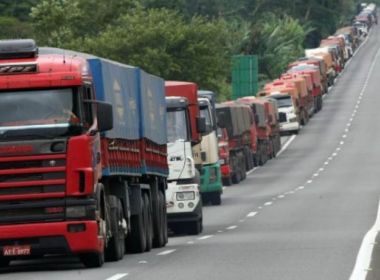 Transportadoras e caminhoneiros alertam para risco de nova paralisação